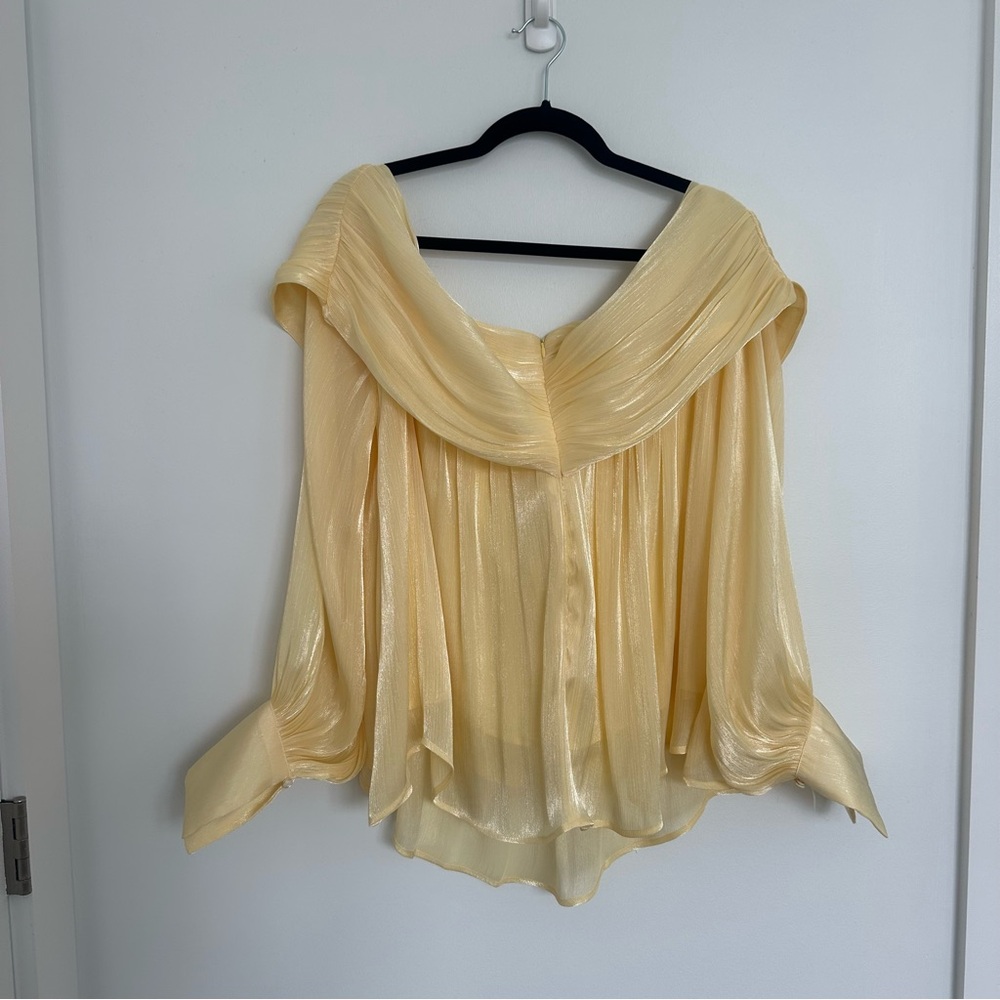 NWOT Vici Dellie Pleated Off The Shoulder Top - Picture 9 of 10
